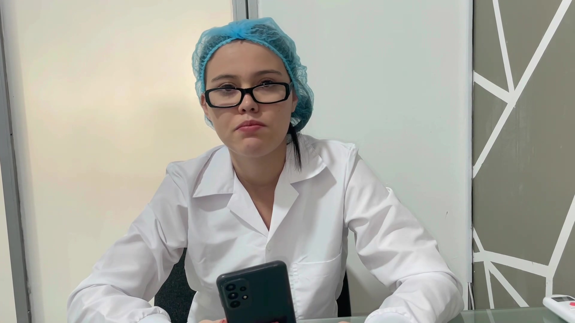 Doctora Muy Cachonda Me Revisa Mis Partes Intimas Muy Bien Y Me Calienta Para Follarla