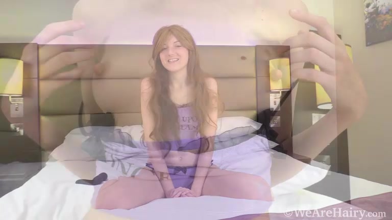 Emma Valentine masturbates in bed with her toy - WeAreHairy