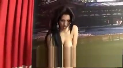tranny Strokes Her big clit