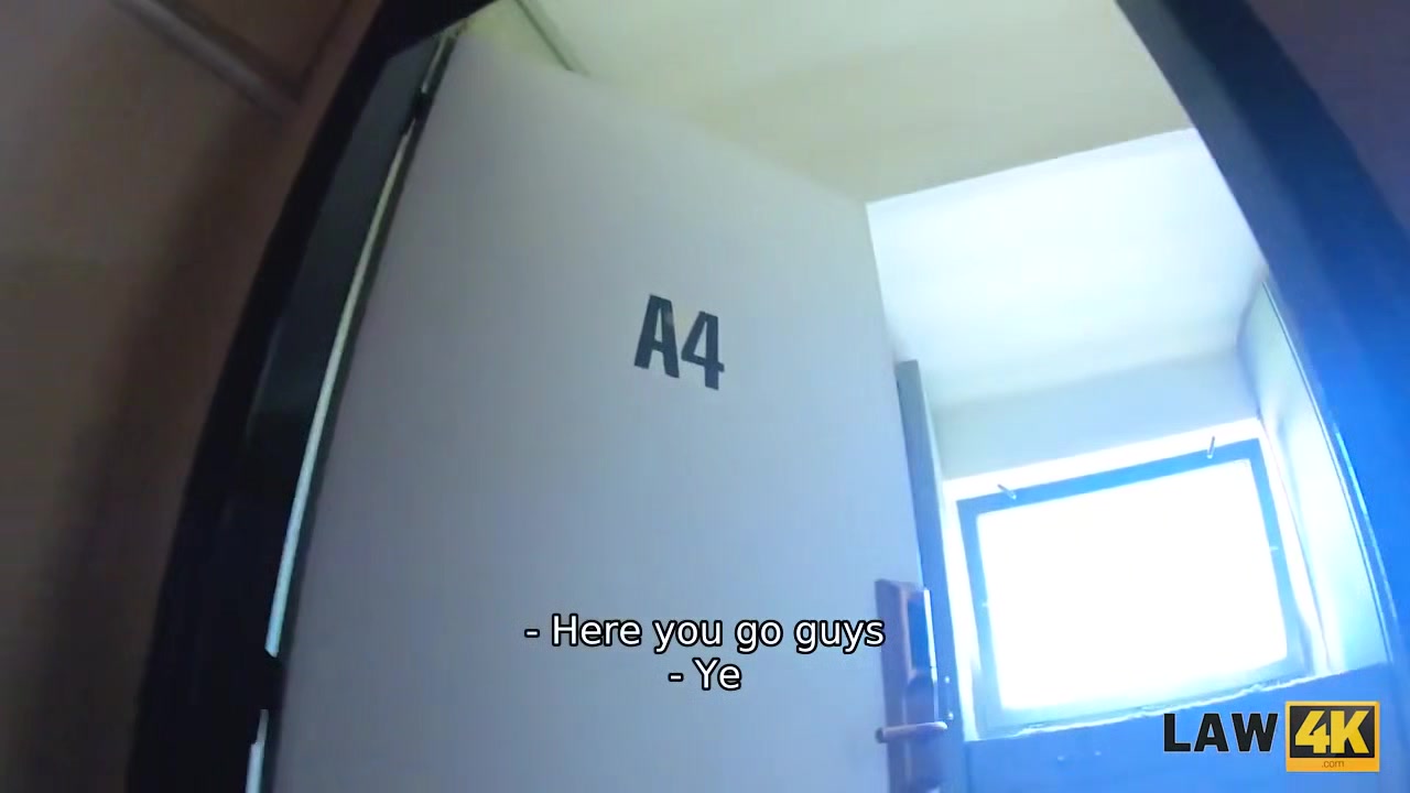 LAW4k. Extravagant lady gets caught while giving intimate services