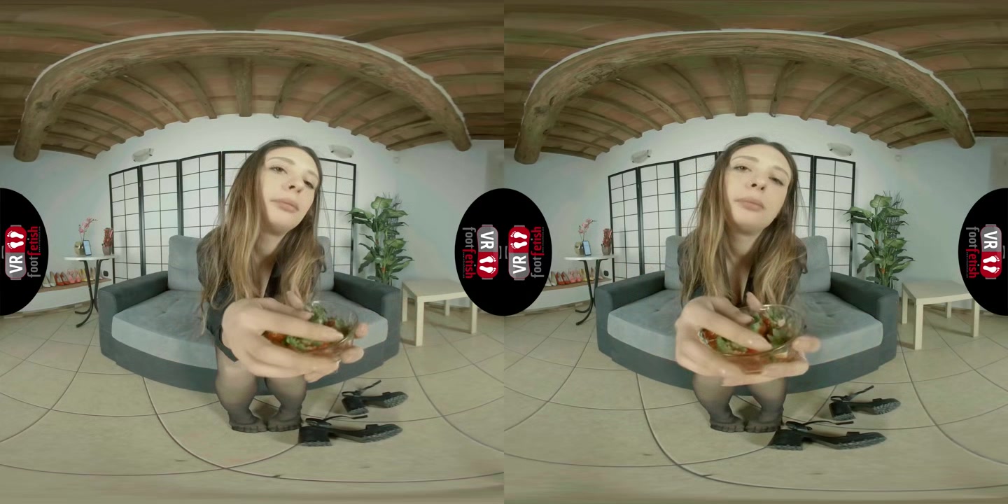 Beautiful babe Violet Loves Eating Strawberries And Massaging Her Sexy Feet In Nylons In VR - VRFootFetish