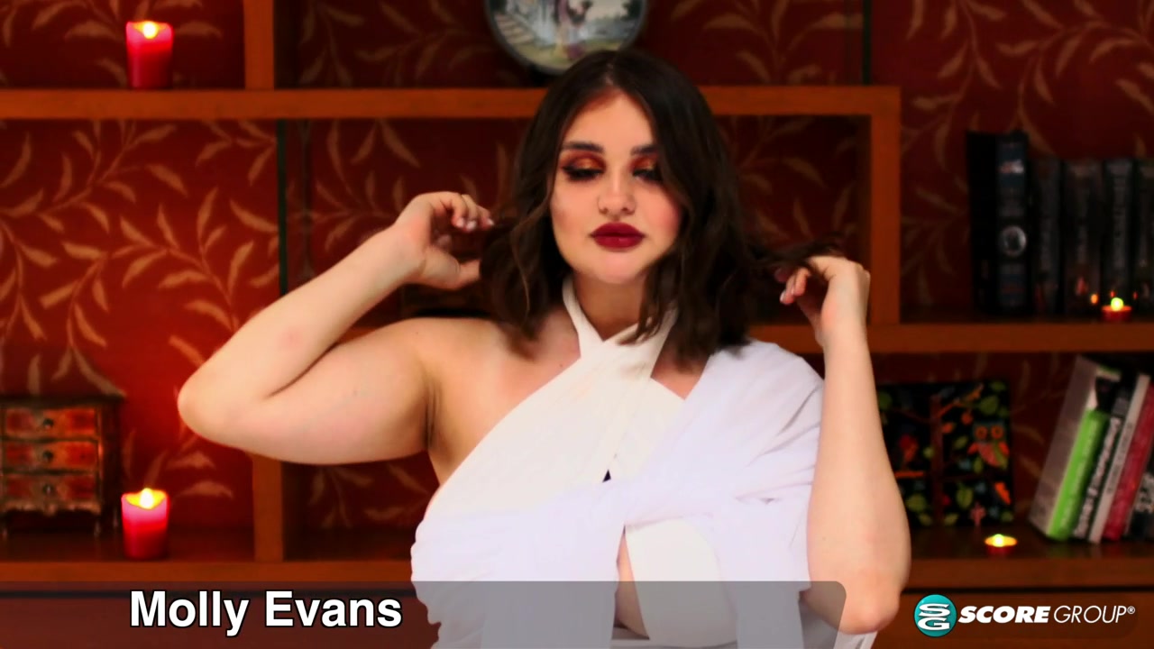 Molly Evans: Goddess in the Flesh