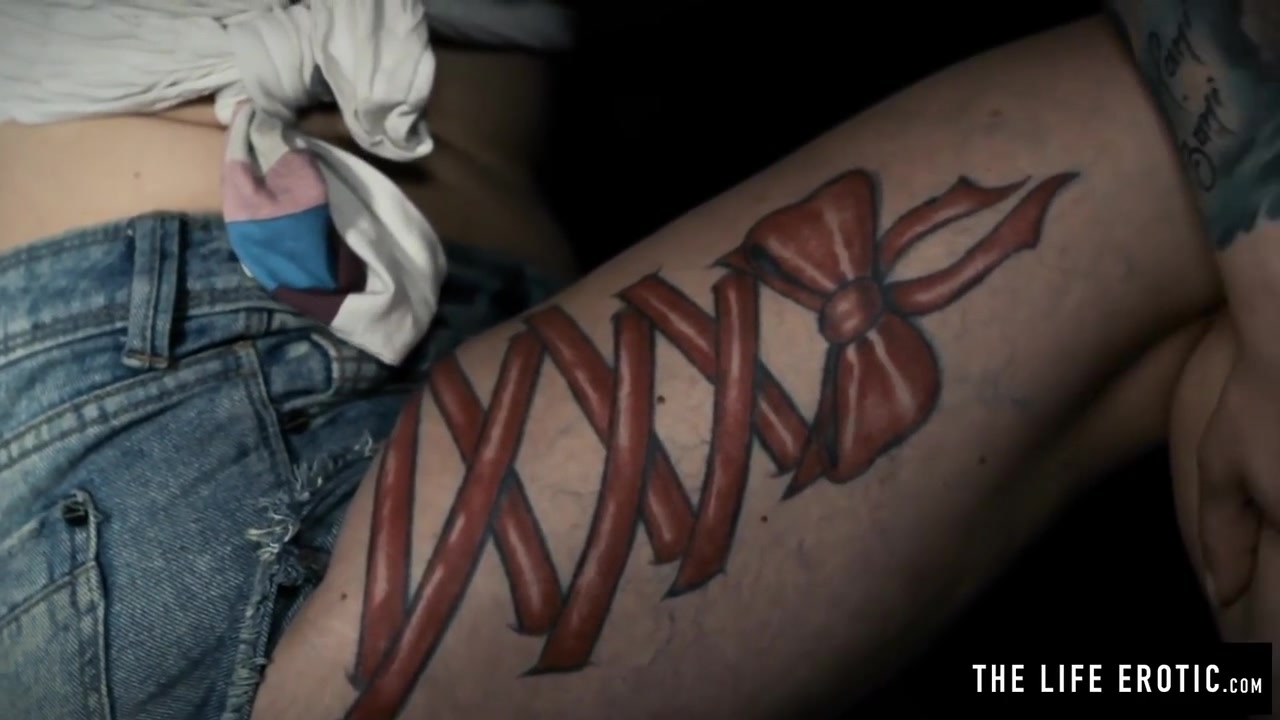 Live Tattoo Application While Playing With Her Pussy With Foxy Sanie