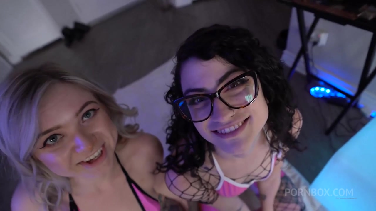 Drinking Piss with my BFF - PissVids