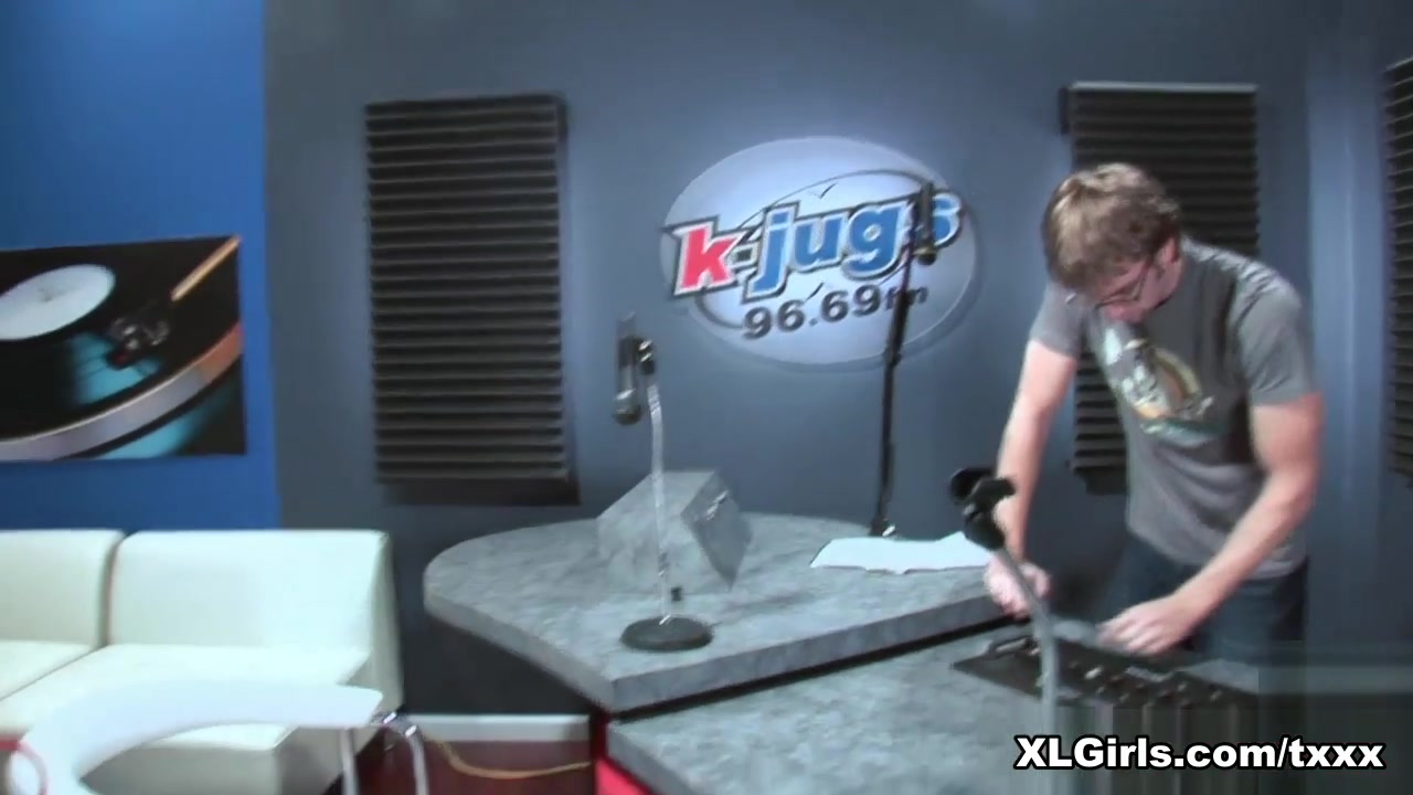 Behind-The-Scenes at K-JUGS with Samantha 38G & Renee Ross - Renee Ross and Samantha 38G - XLGirls