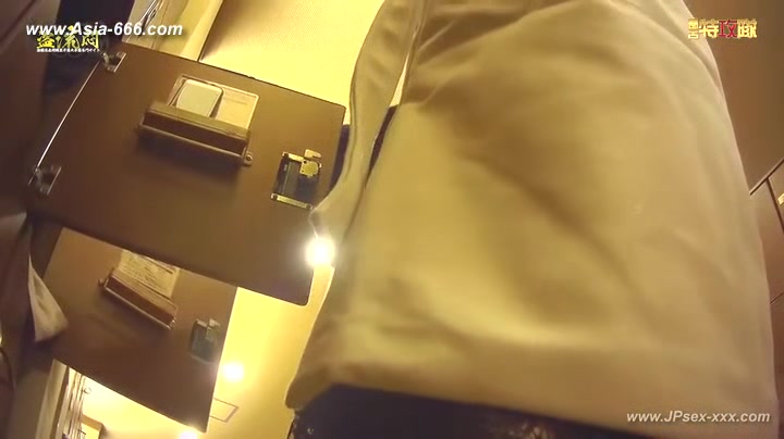 japanese public bathroom changeroom.***