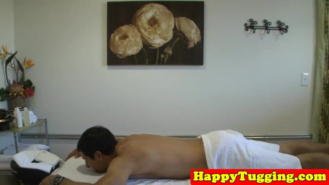 Asian masseuse jerks client on hidden