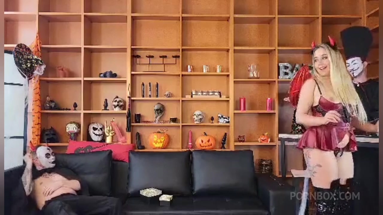FIRST ANAL-OWEEN Lisa Wild Love first anal ever! Angel turns to horny demon...! - PissVids