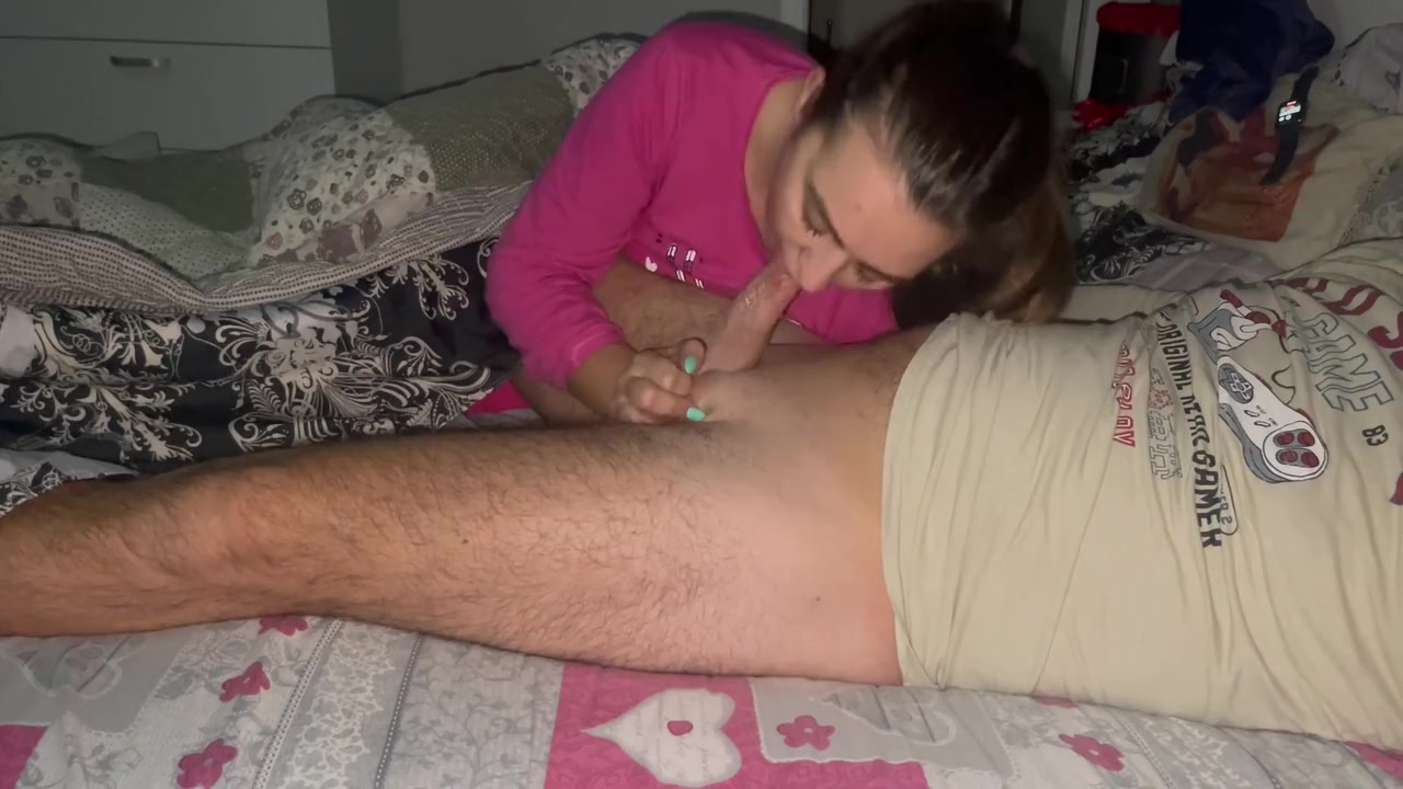 Blowjob In The Morning And Cum In Mouth. Deepthroat