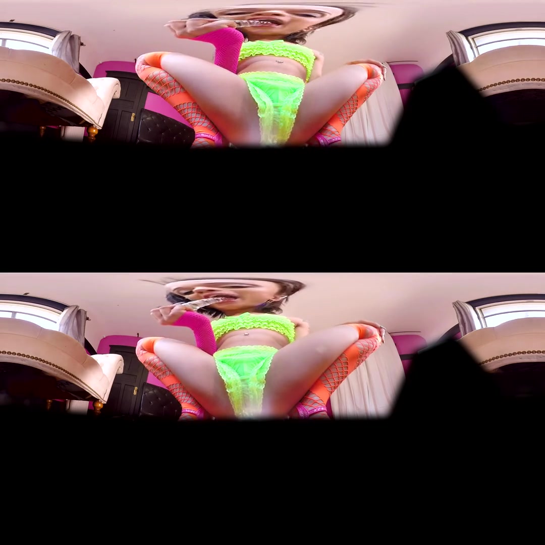 Holly Hendrix in Holly Hendrix Upskirt - HoloGirlsVR