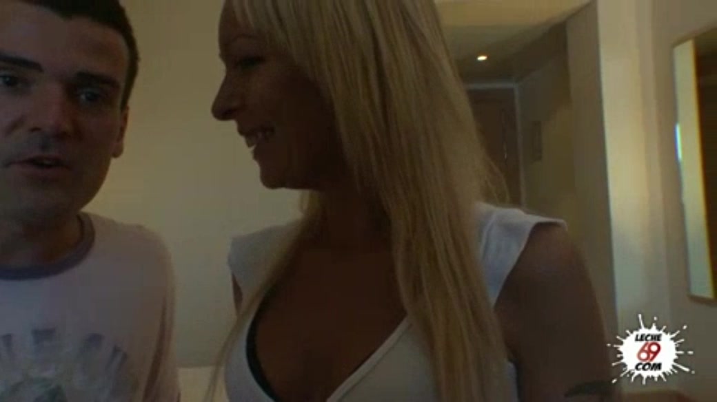 Tamara Dix in Public Milf Casting - Leche69