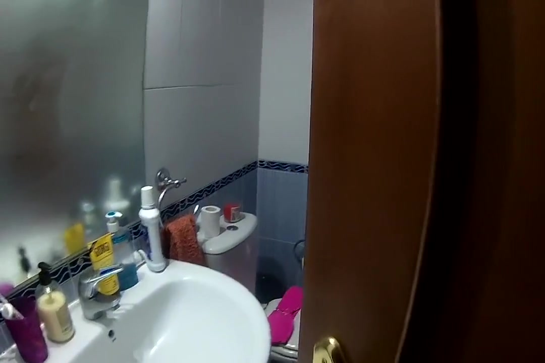 SPYING MY STEPSISTER WHILE TOUCHING IN THE BATHTUB 3