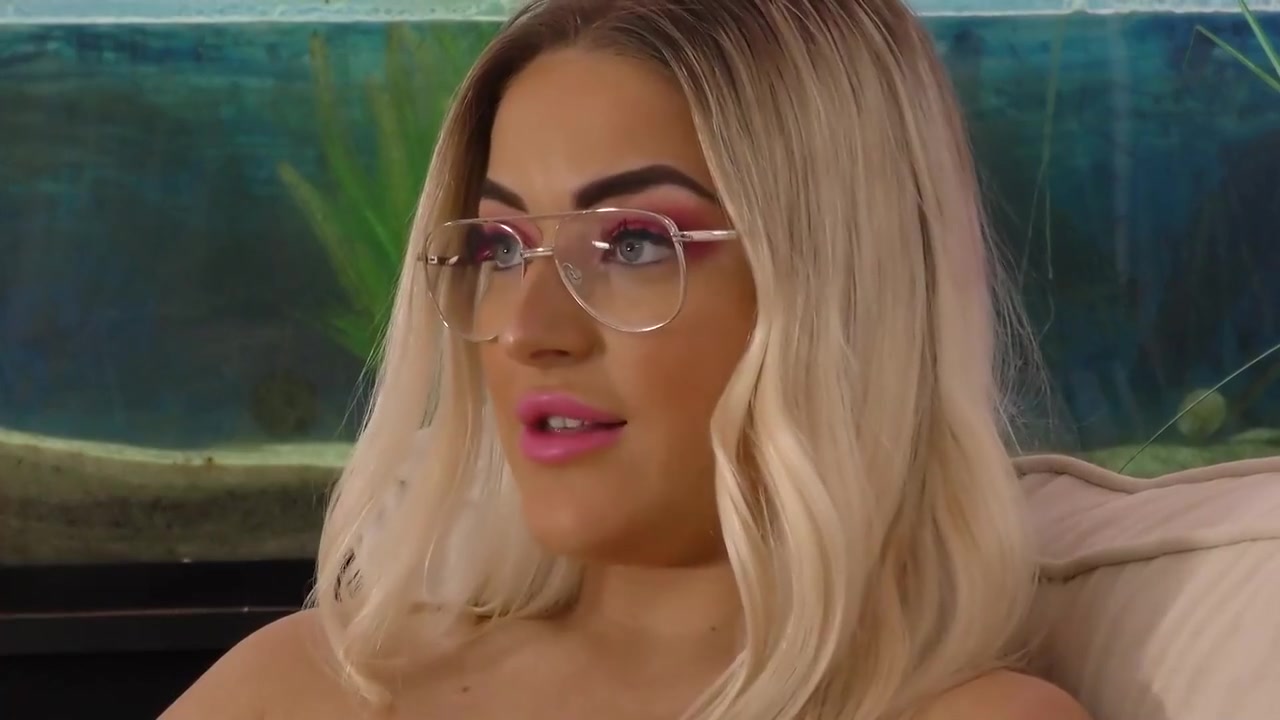 Dee Melons - Has Her Way With Crystal