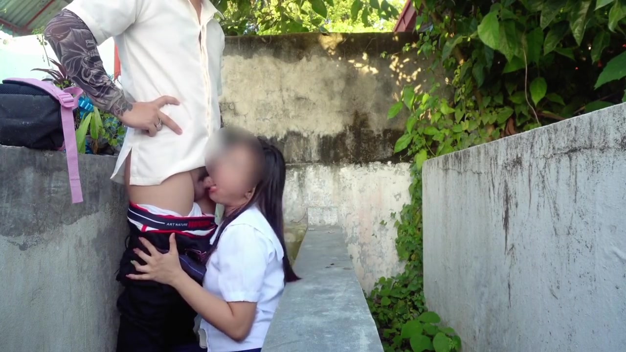 Pinay student 18+ And Pinoy Teacher Sex In Public Cemetery
