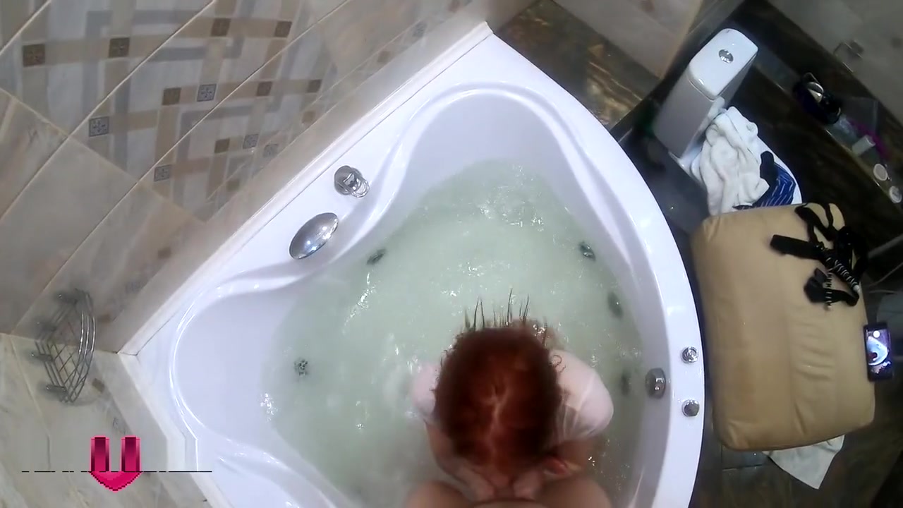 REDHEAD teen 18+ GETS HER T-SHIRT ALL WET AND CAN'T STOP SUCKING