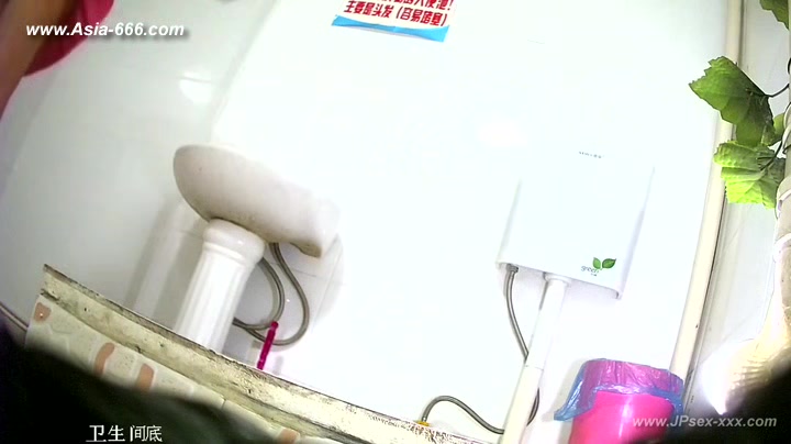 chinese girls go to toilet.115