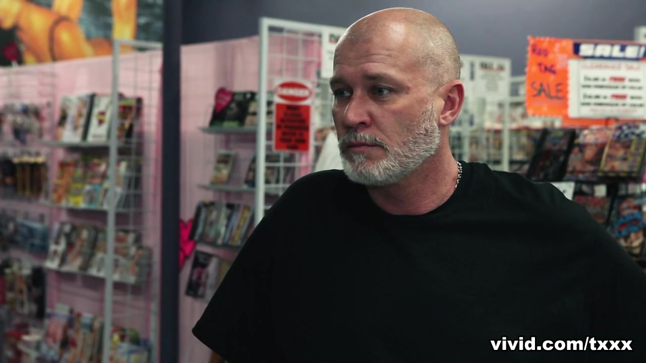 Clerks XXX: A Porn Parody - Vivid