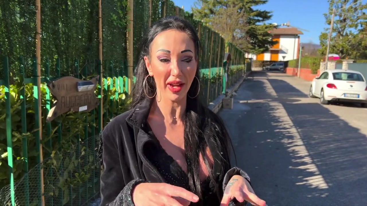 Rose, a sensual and very hard welcome! - Jacquie et Michel TV
