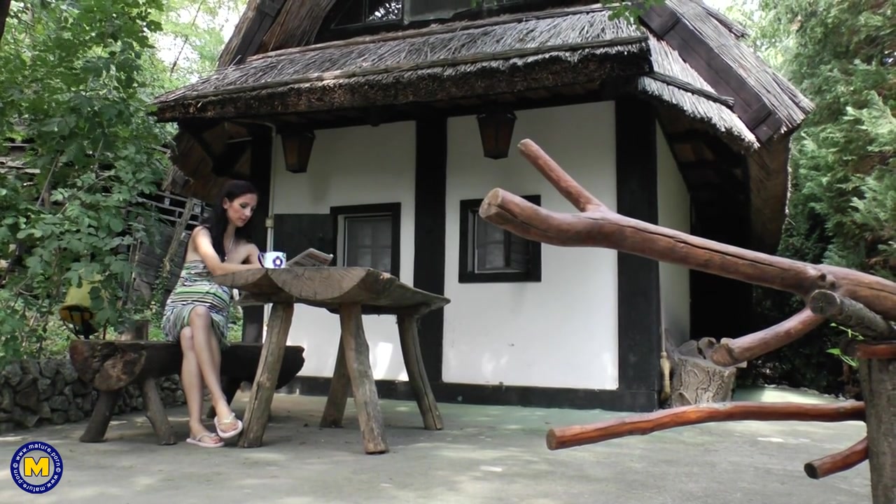 Hot Babe Doing An Old Pervert In Public - MatureNL