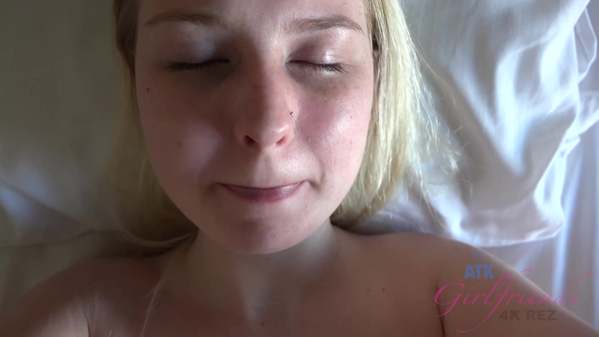 Virtual Vacation Las Vegas With Sophie Sativa 3/3