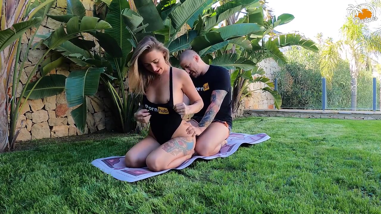Break From Yoga For A Outdoor Blowjob