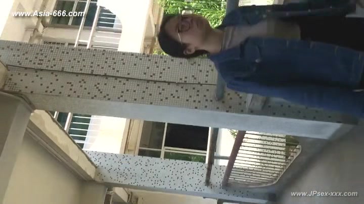 chinese girls go to toilet.108