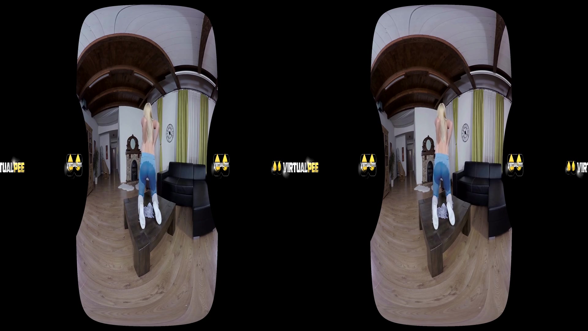 Vinna Reed in Pissy Leggings - VirtualPee