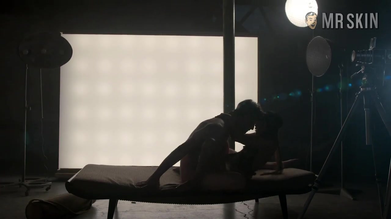 Bust A Grindlewad To Full Frontal Katherine Waterston - Mr.Skin