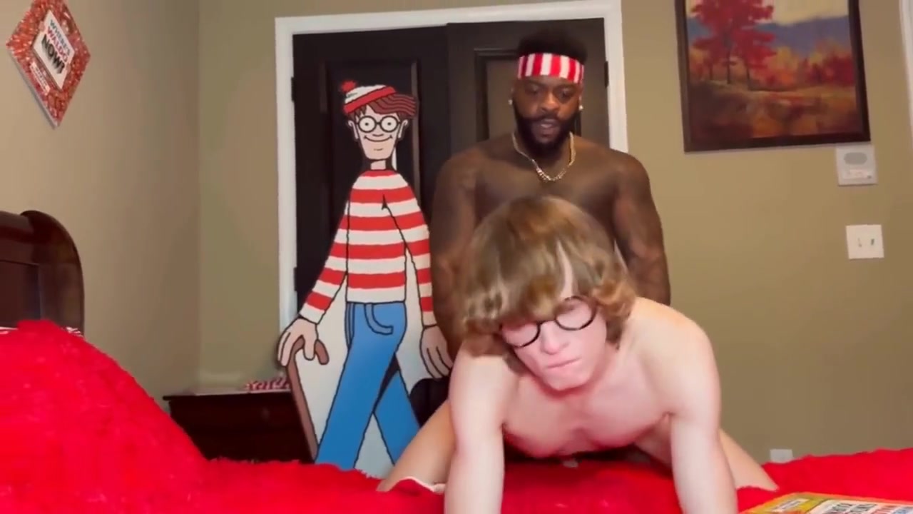 Beautiful Light-haired Bum Chum Gets Plumbed By A Black Santa Claus - Spikey Dee