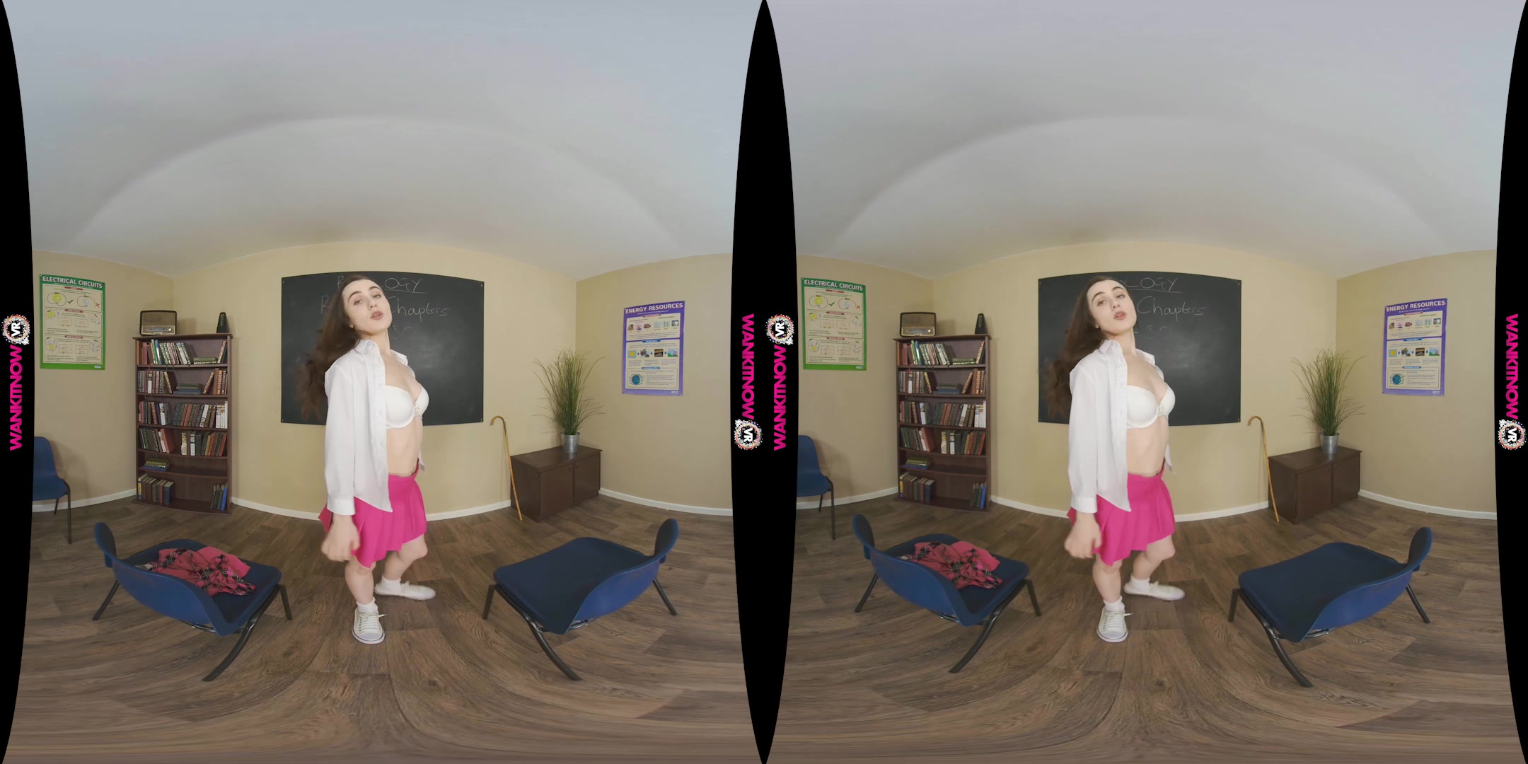 Send Nudes featuring Lola Rae - WankitNowVR