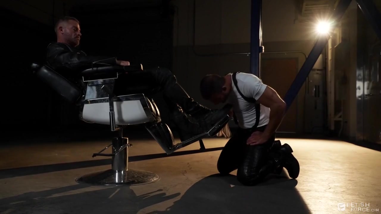 Tryp Bates In Fetish Force: Bareback Breading In Tryps Chair