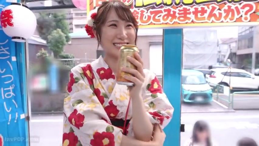 240710花火大会へ向かう女子をゲットb1