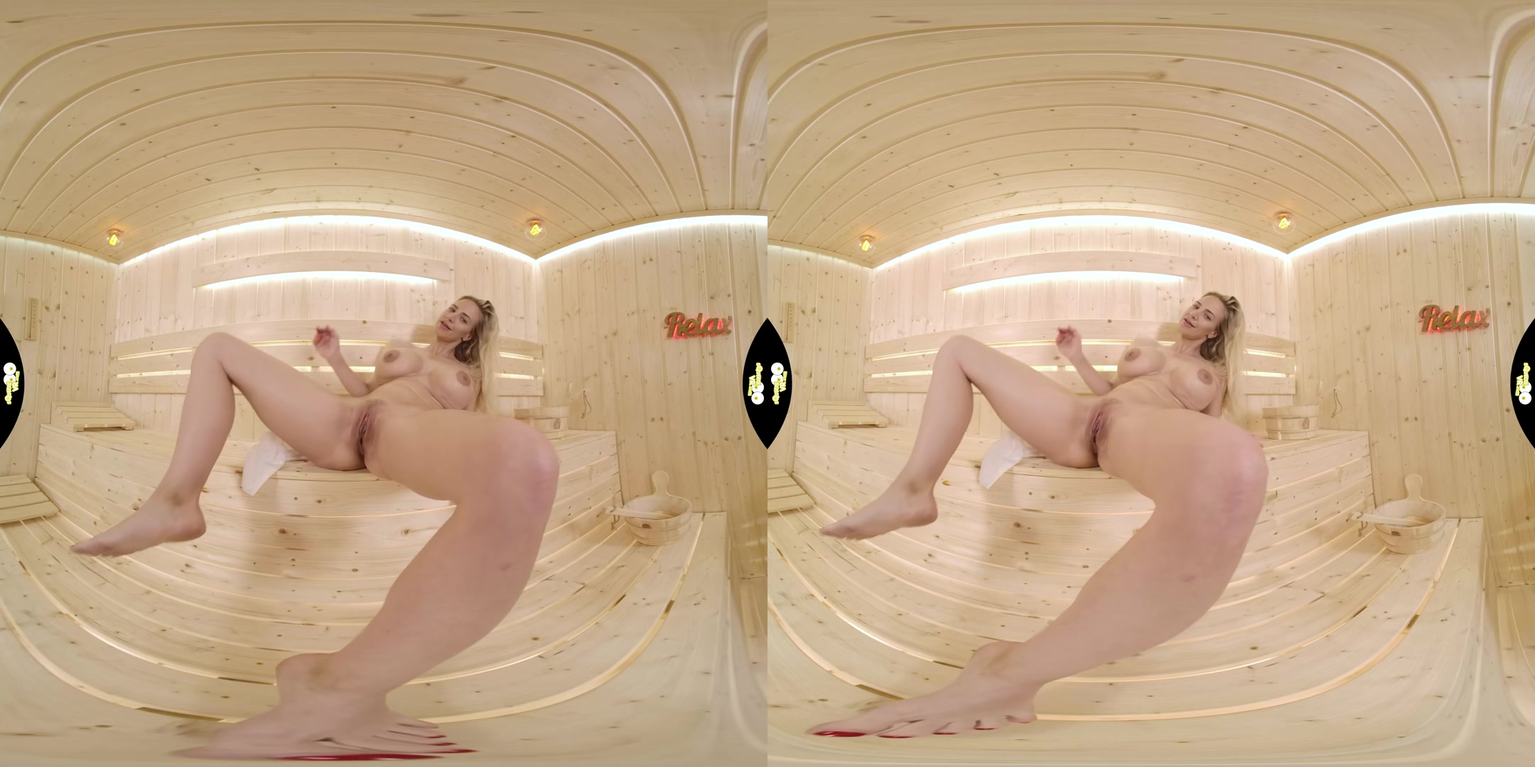 Play in Sauna - SqueezeVR