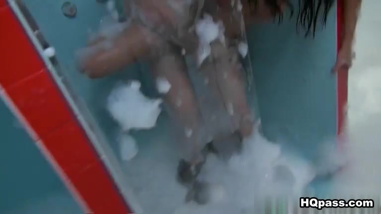 DareDorm Clip: Return of the foam