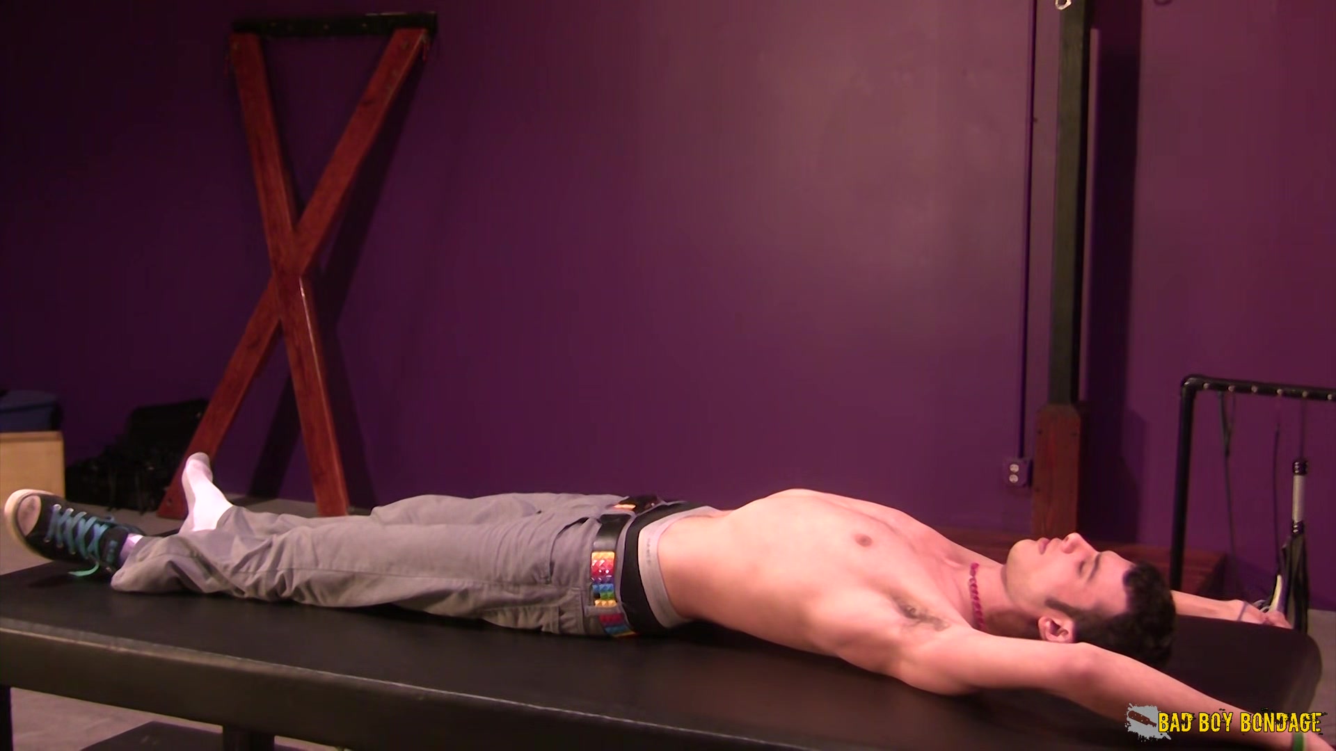 Kinky Jaiden Fox Torments Strapped Twink With A Flogger