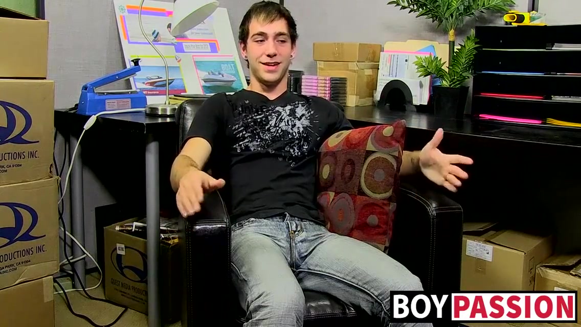 Wanking His Dick Before Busting A Nut In A Solo 8 Min - Gay Porn And Kevin Grover