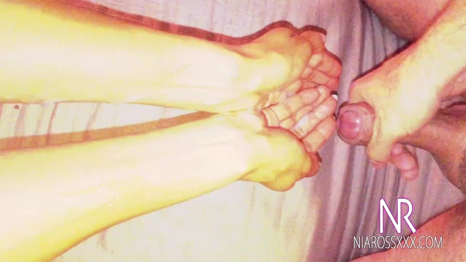 Cum Hand Lotion - Sex Movies Featuring Niarossxxx