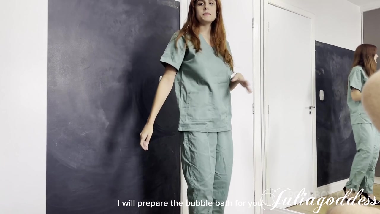 Nurse Julia does the perfect cleaning drinking pee, rimming and swallow cum. - PissVids