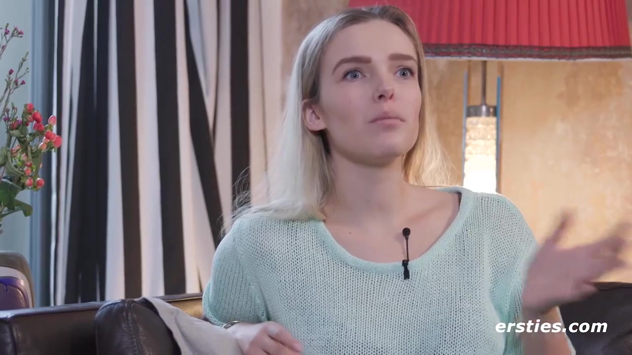 Die Blonde Sandy S Macht Es Sich Selbst Mit Einem