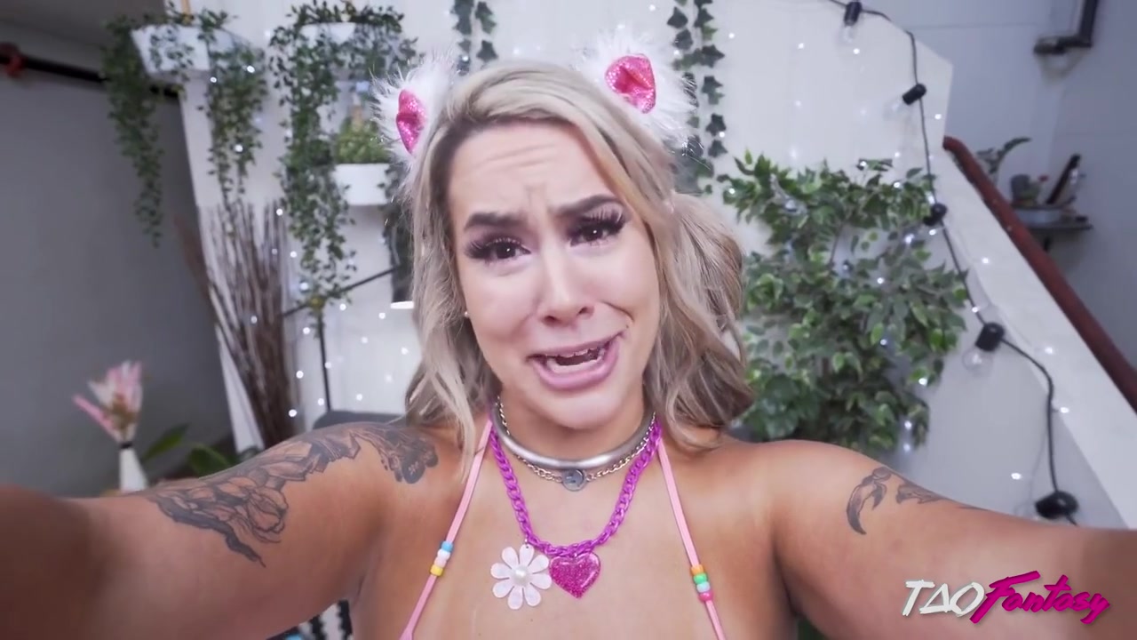 Kandi Queen Rave Cumslut Squirts Tao Of Tyler With Misty Meaner