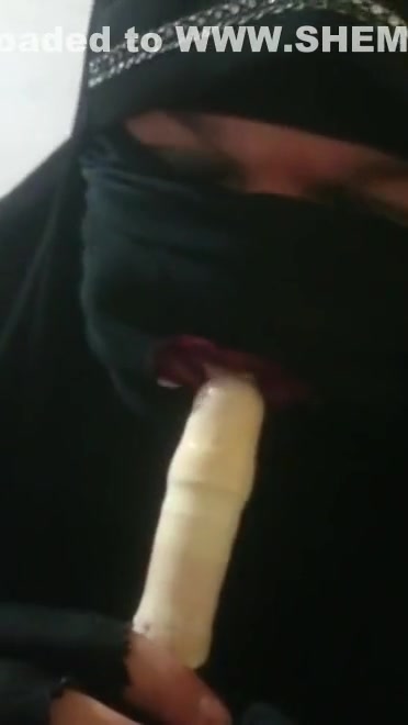 hijab niqab sissy blowjob practice
