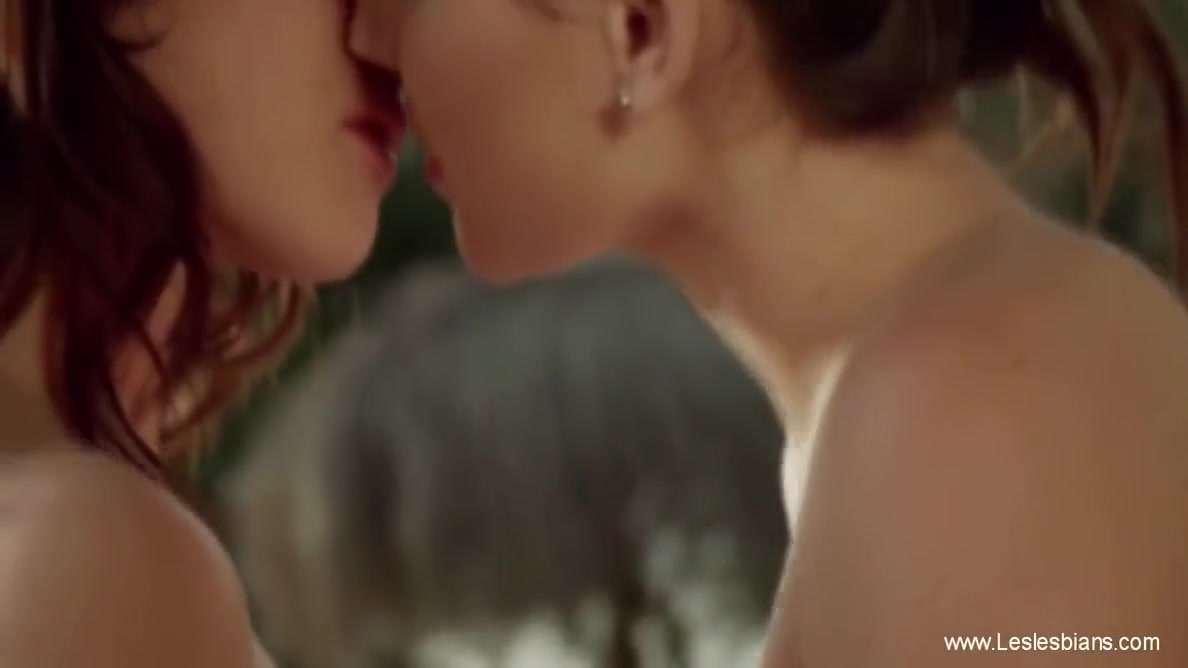 Horny Lesbian Babes Love To Kiss And Lick Pussy