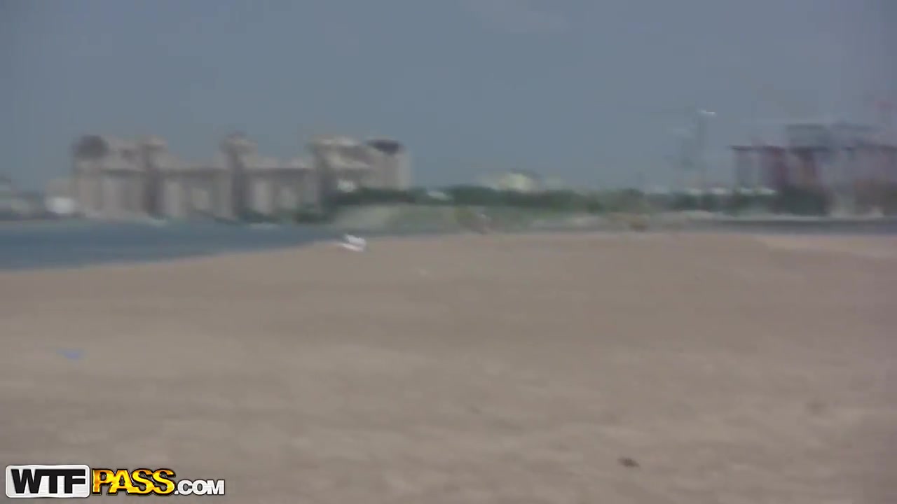 Skinny babe Dasi West gets shagged on the beach