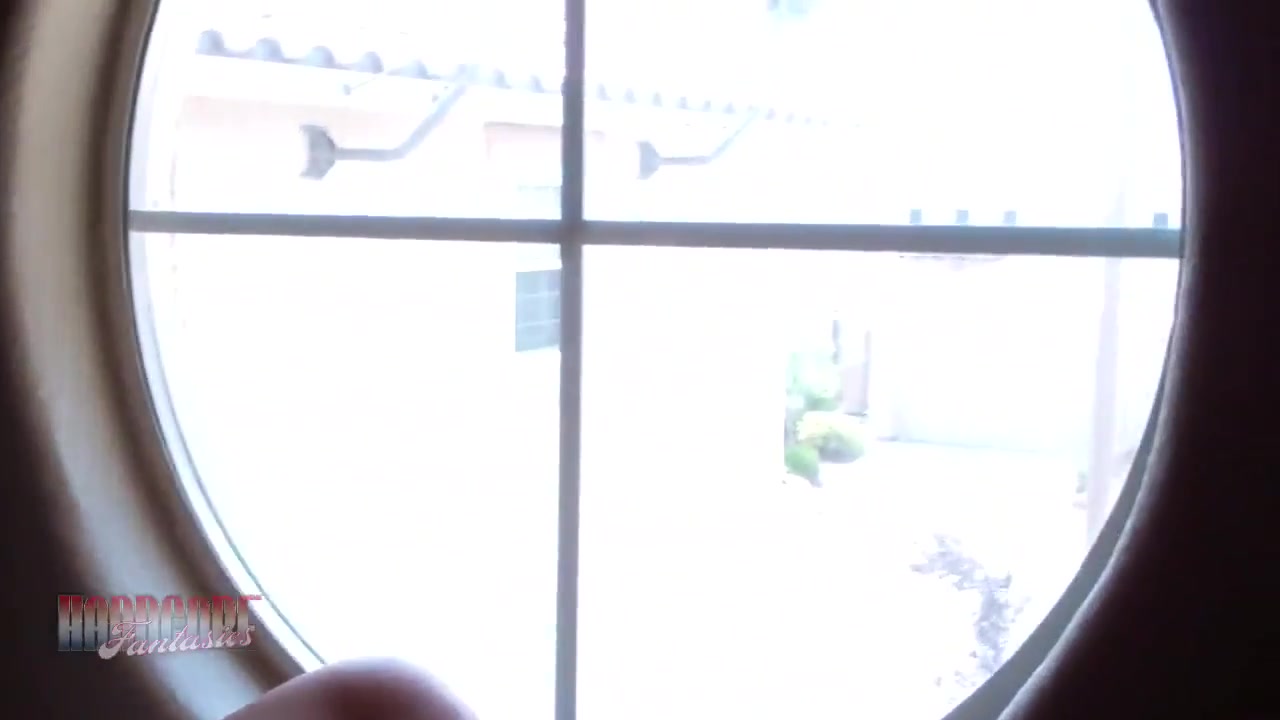 Aurora Doing The Laundry - HeavenlySmut