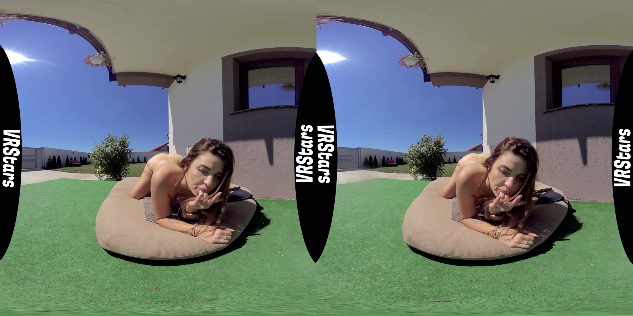 Busty teen 18+ Sunbathes With A Spying - VRStars