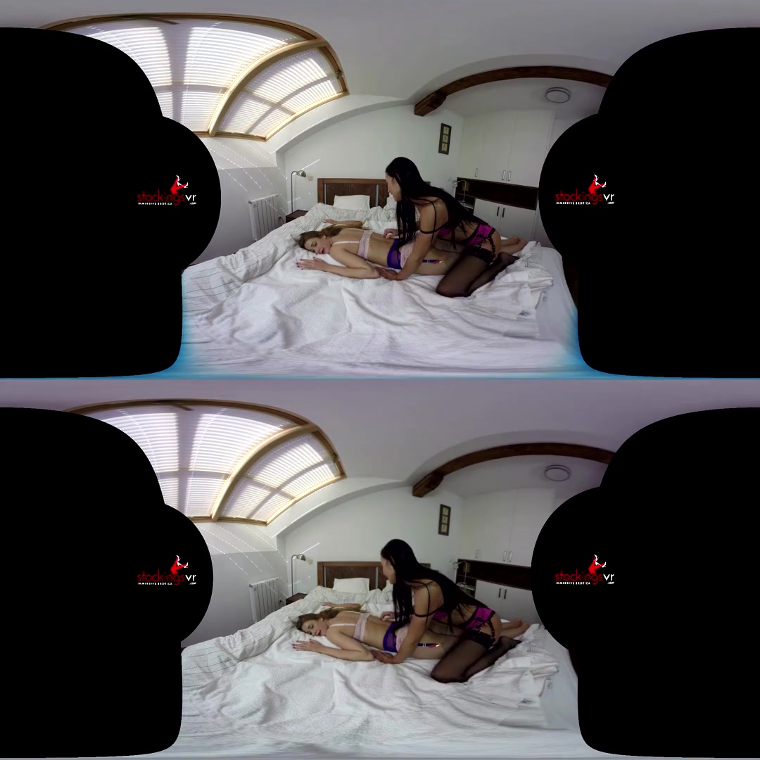 Anna Rose & Alexis Crystal in Lesbo Rub And Tug - StockingsVR