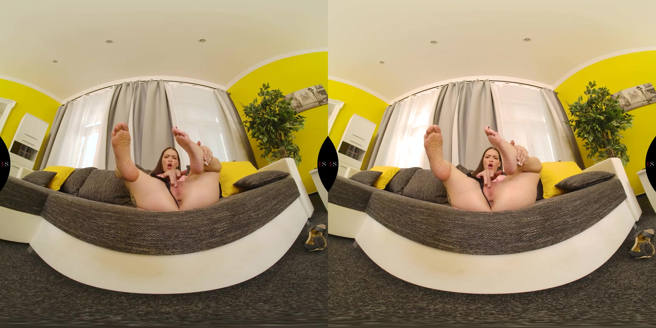 Yessica Bunny Has Sexy Feet - Erotic Sinners