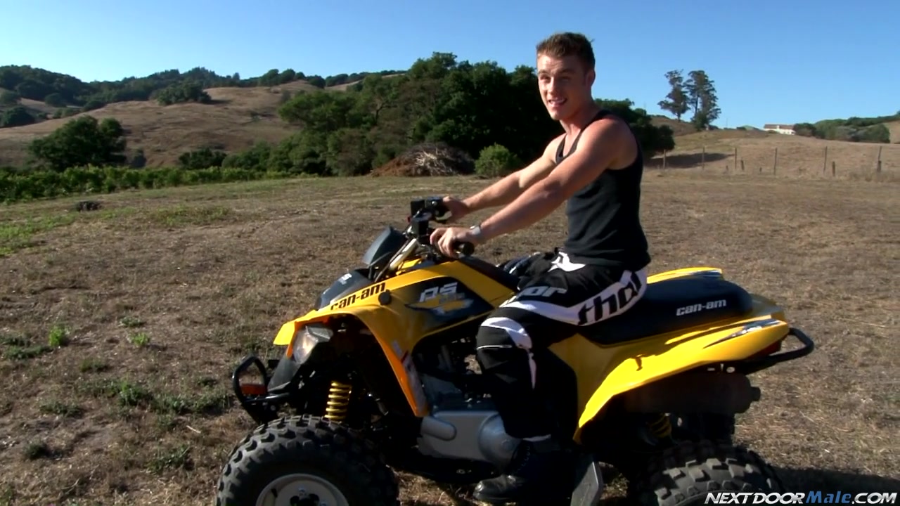NextDoorBuddies Video: Ryan Wild