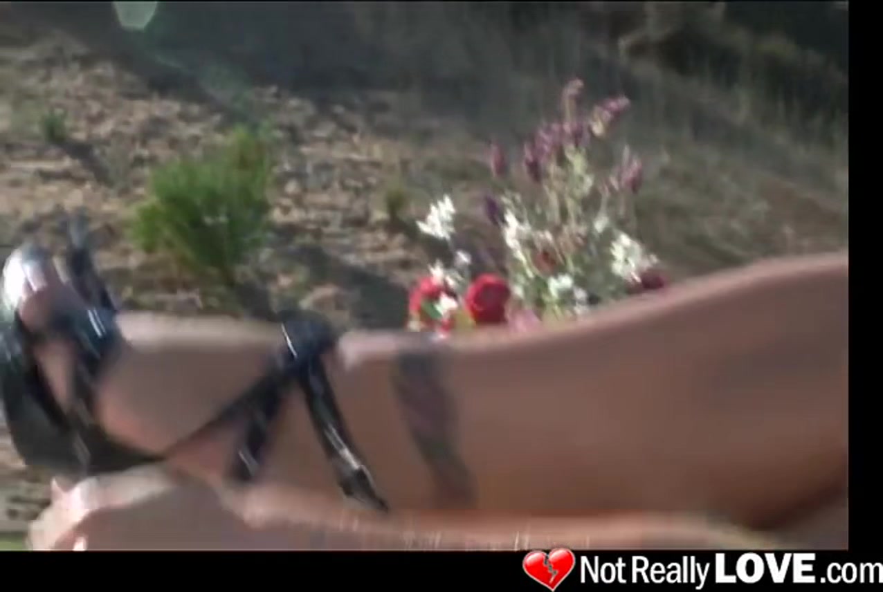 Julie Knight analized in dirty threesome