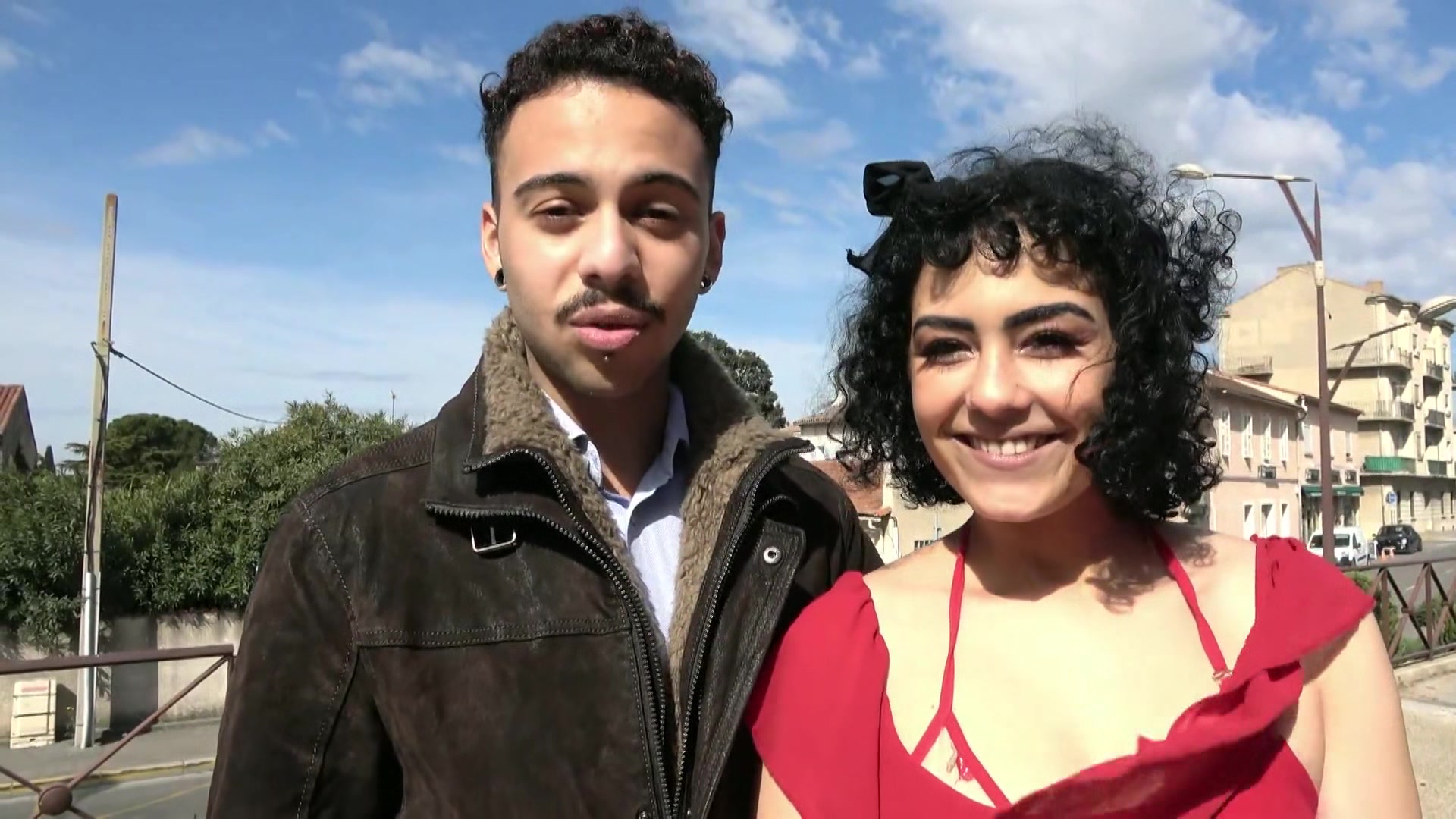 Azylis seals her relationship with J&M sauce!